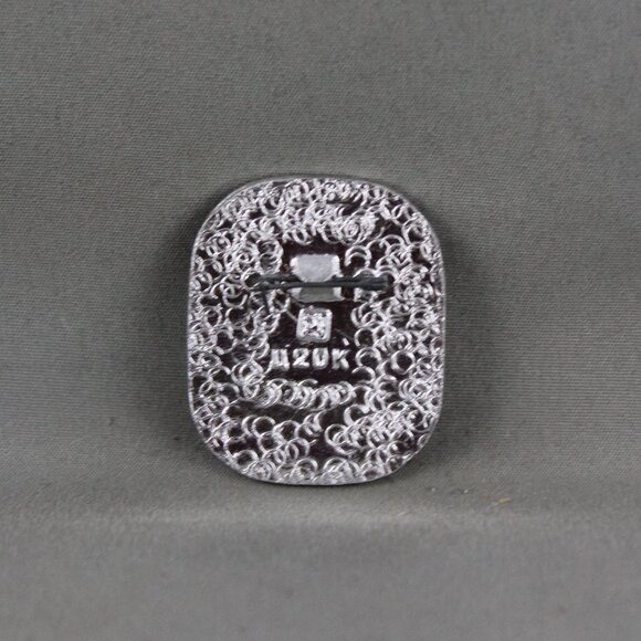 Vintage Soviet Hockey Pin - 1971 World Champions - Stamped Pin - Picture 2 of 3